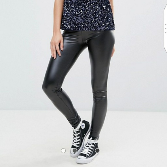 ⛔SOLD⛔  JDY Wet Look Leggings Black Shiny Metallic - Picture 2 of 4